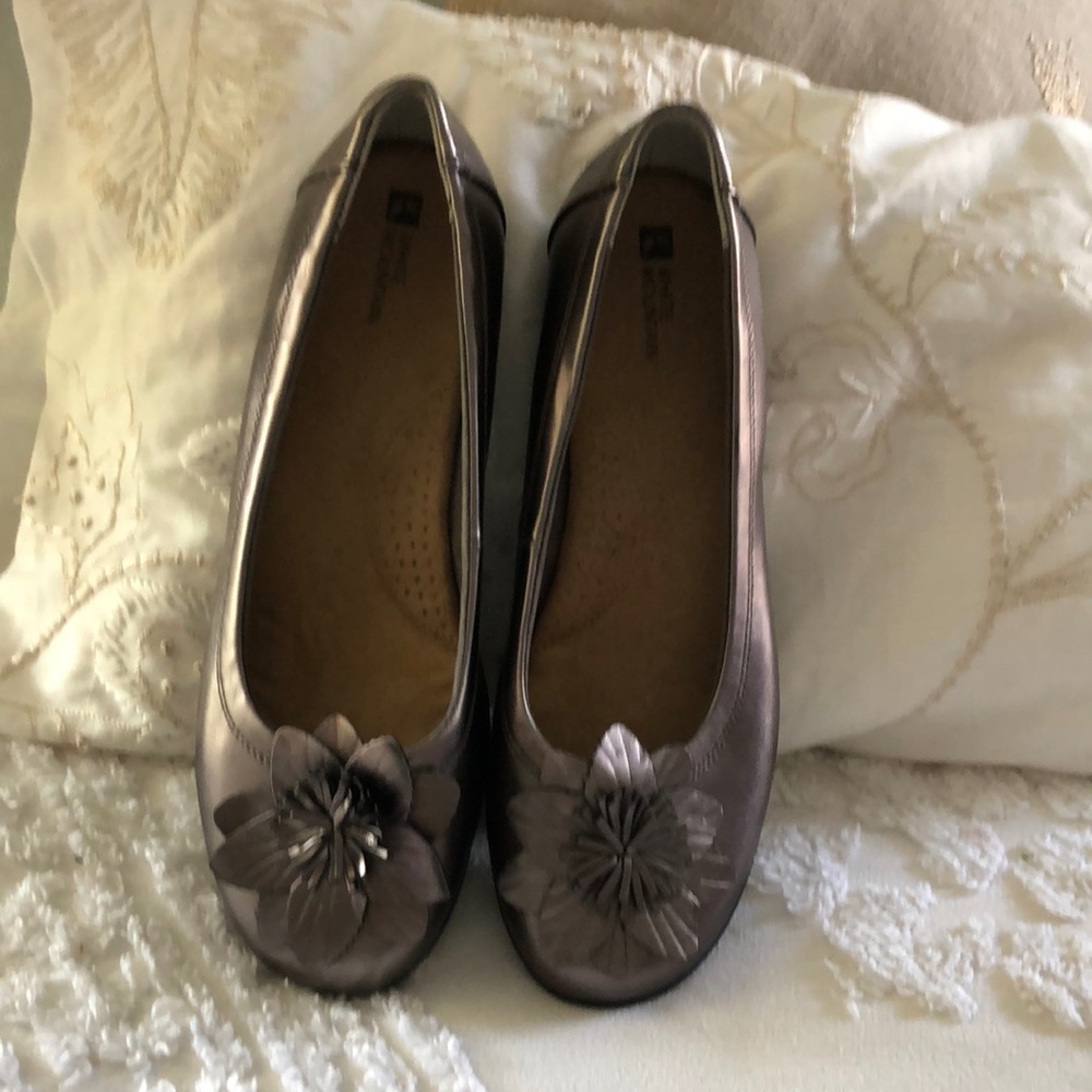 New white mountain flats